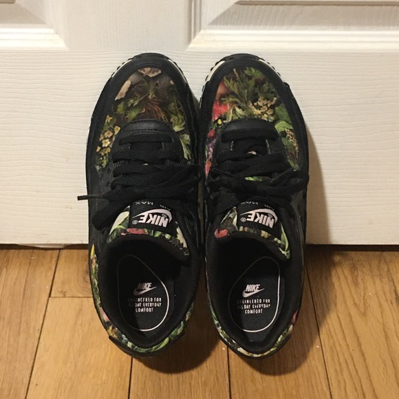 Nike Air Max Floral - Picture 3 of 7